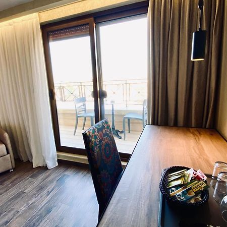Deluxe Rooms In Blloku Area Тирана Екстериор снимка